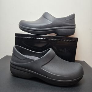 Crocs Neria Pro II Work Clog Womens 10 Black Slip On Shoe